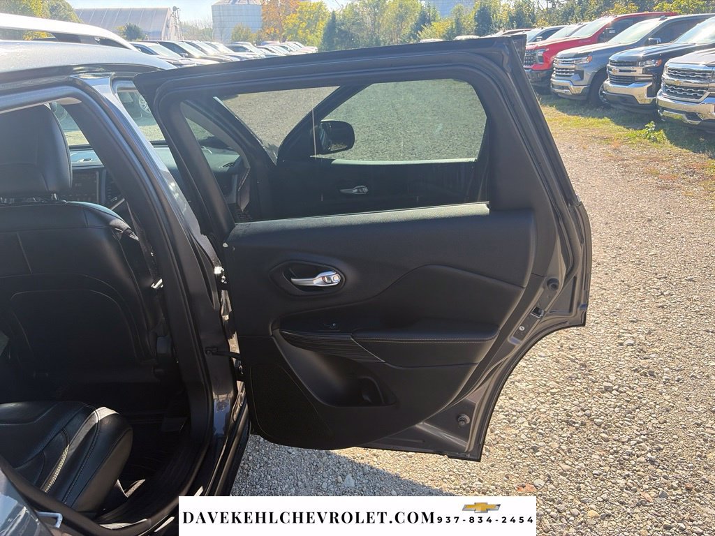 Used 2015 Jeep Cherokee Limited w/ Luxury Group AWD/4WD image 22