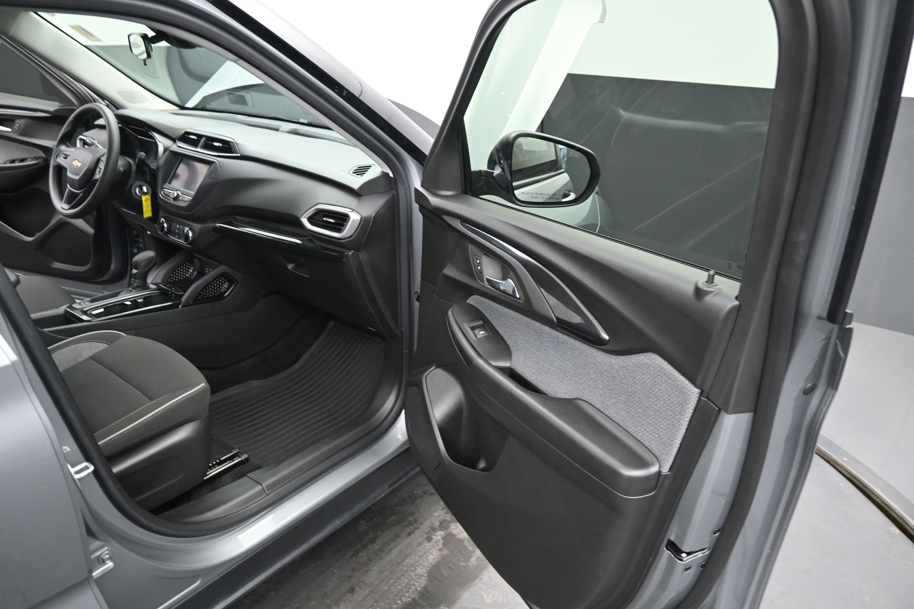 Used 2023 Chevrolet TrailBlazer LS FWD image 21