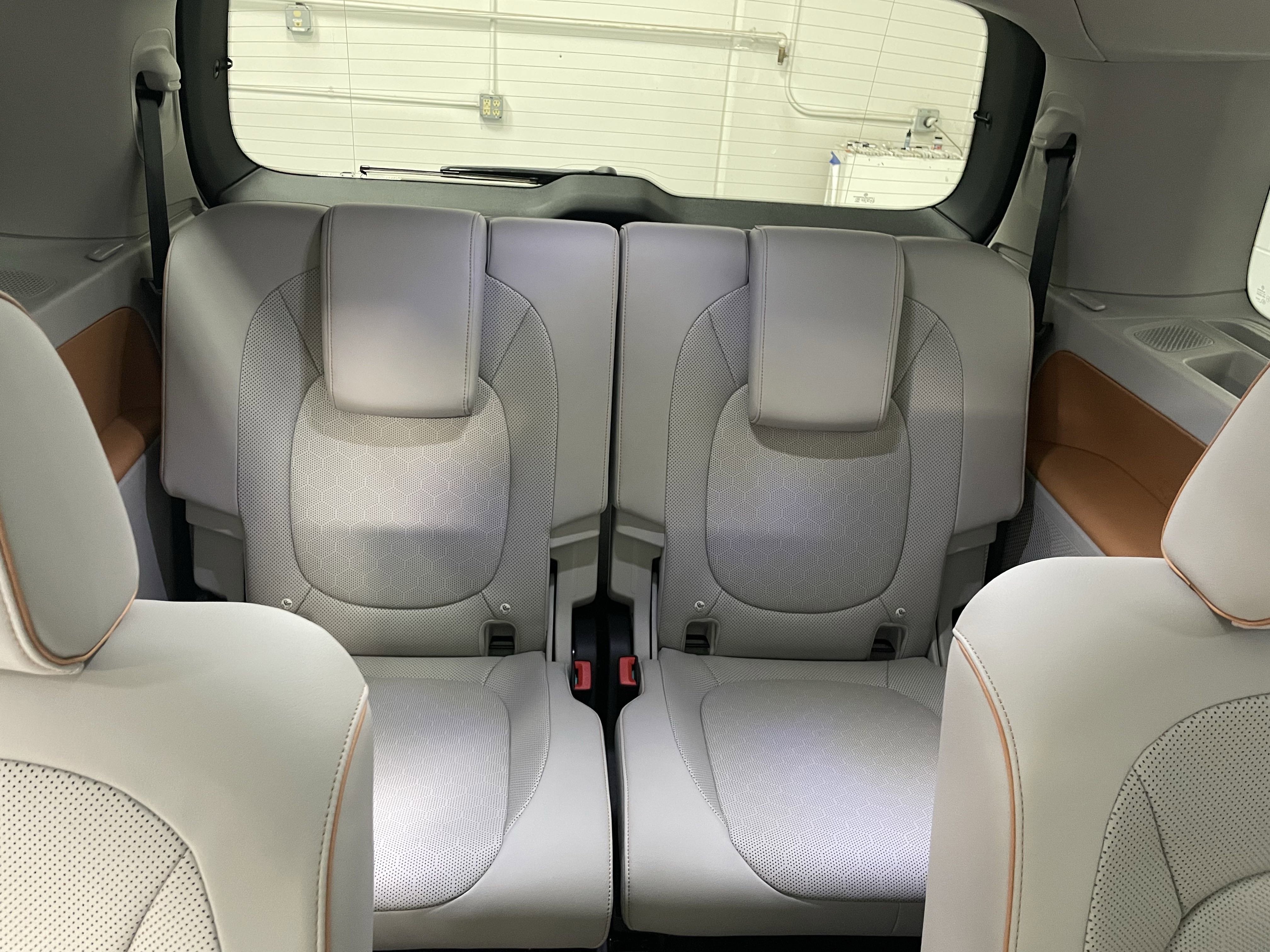 New 2025 Volkswagen ID. Buzz 1st Edition image 13