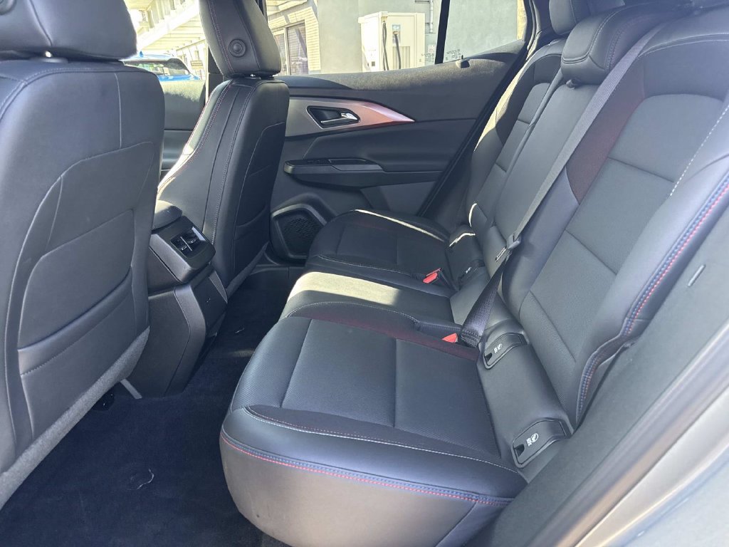 Used 2024 Chevrolet Equinox EV RS FWD image 16