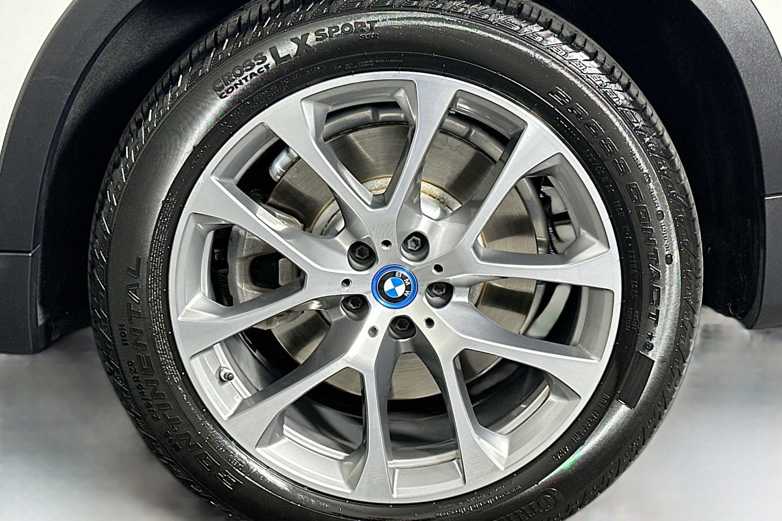 Used 2025 BMW X5 xDrive50e AWD/4WD image 11