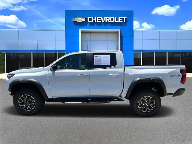 Used 2025 Chevrolet Colorado ZR2 w/ Technology Package AWD/4WD image 6