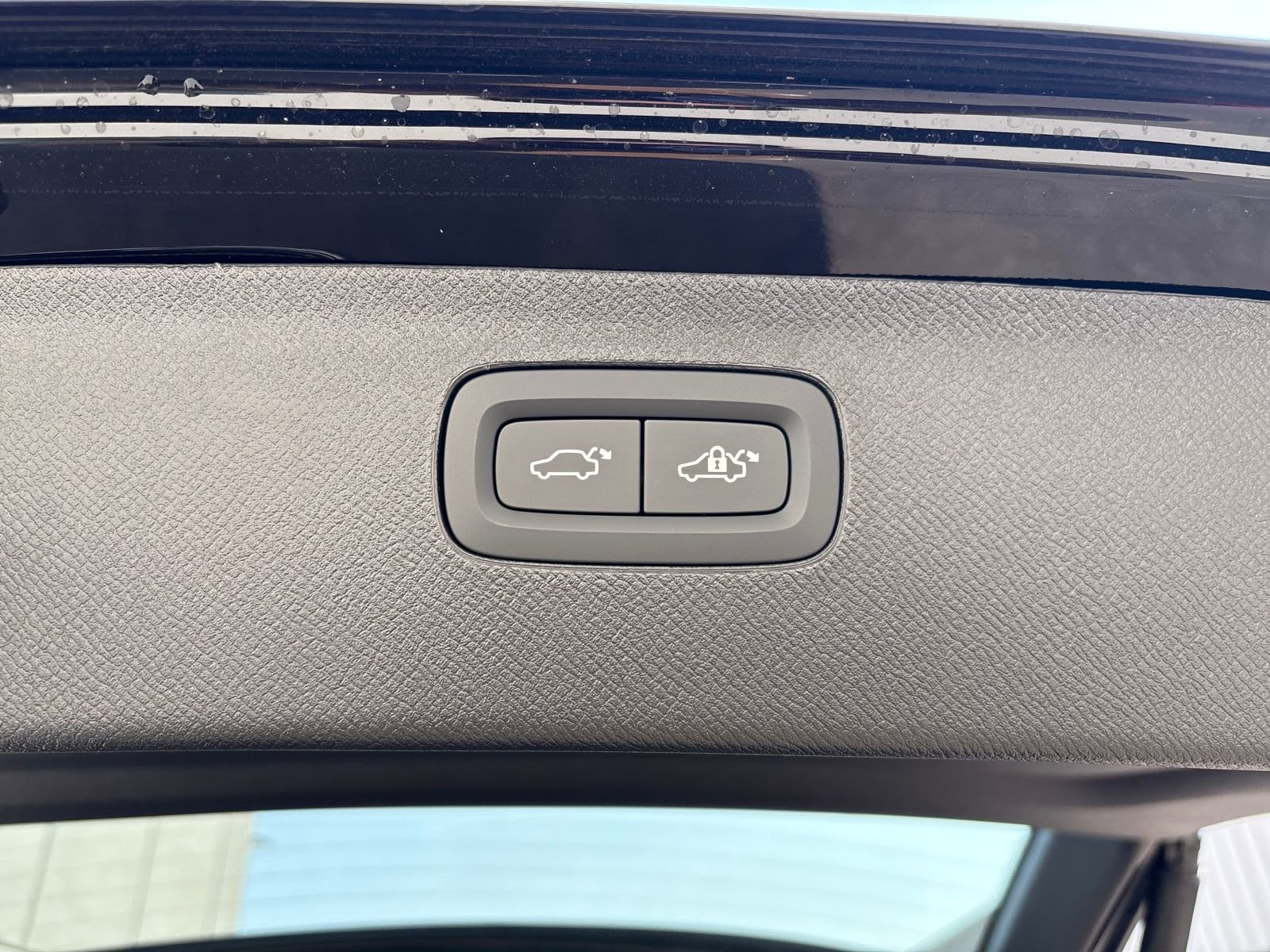 New 2026 Volvo XC90 B6 Plus w/ Protection Package Premier image 28