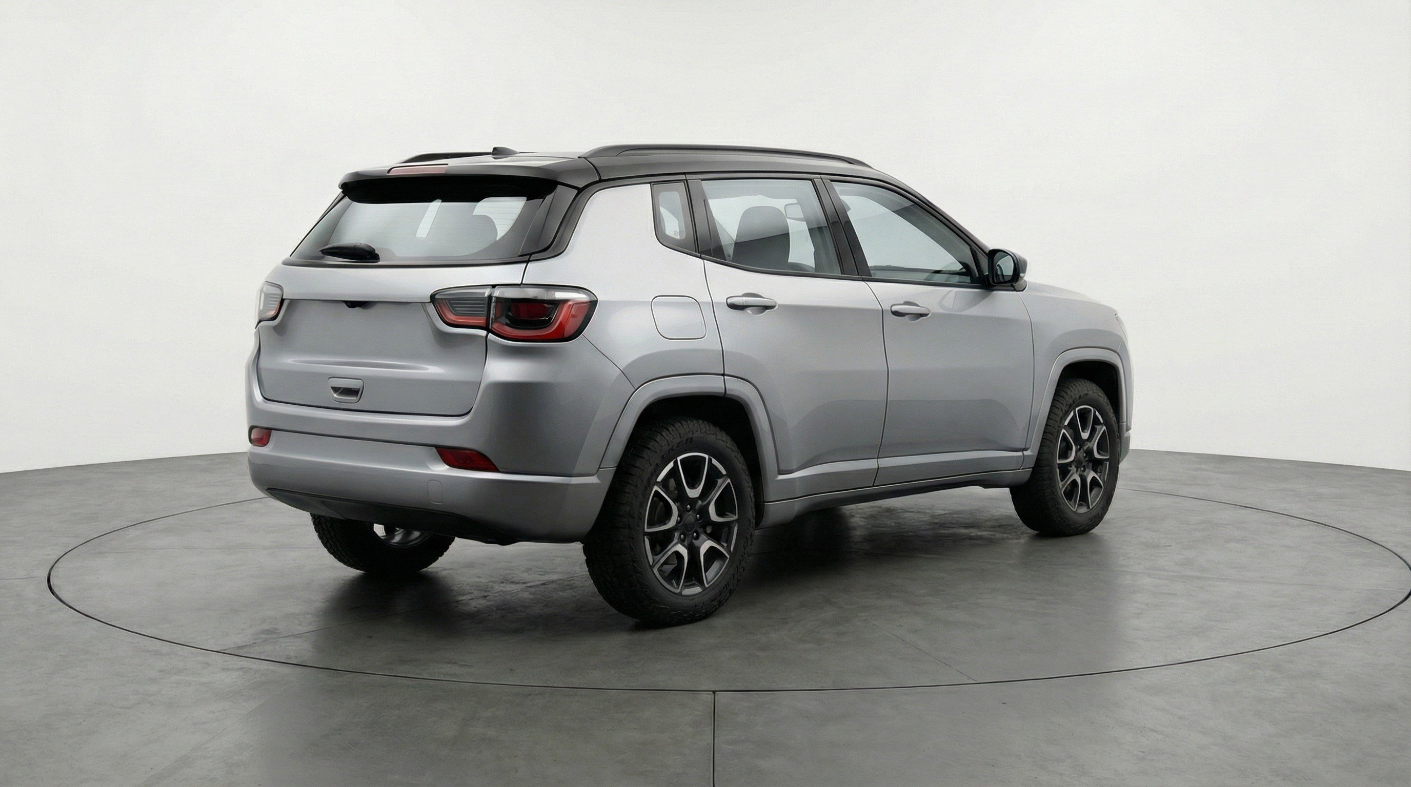 Used 2025 Jeep Compass Trailhawk image 9