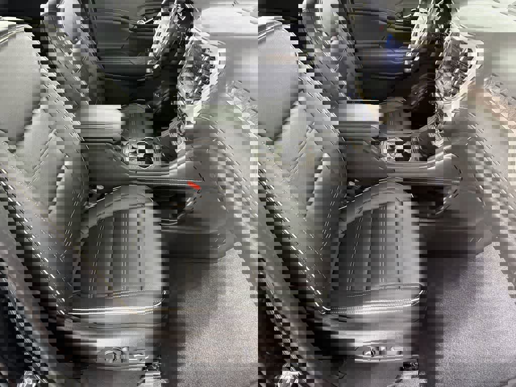 Certified 2022 GMC Acadia Denali w/ Denali Ultimate Package image 17