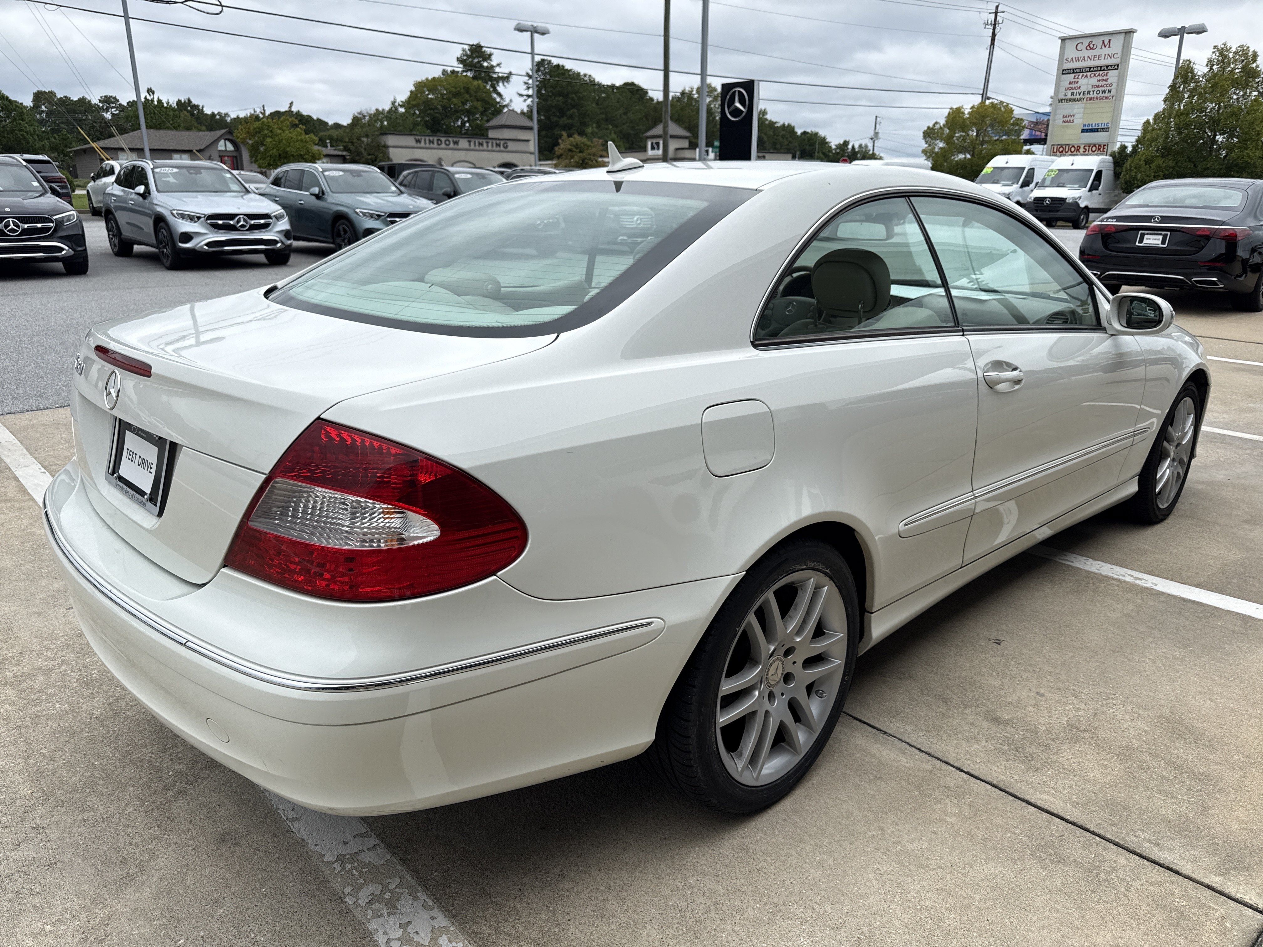 Used 2008 Mercedes-Benz CLK 350 Coupe image 18