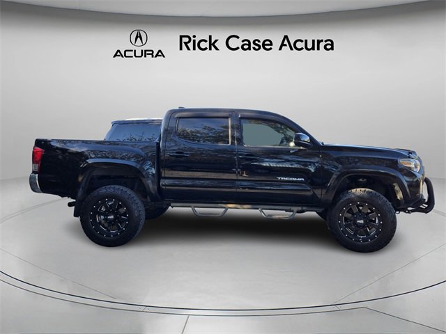 Used 2017 Toyota Tacoma TRD Sport image 5
