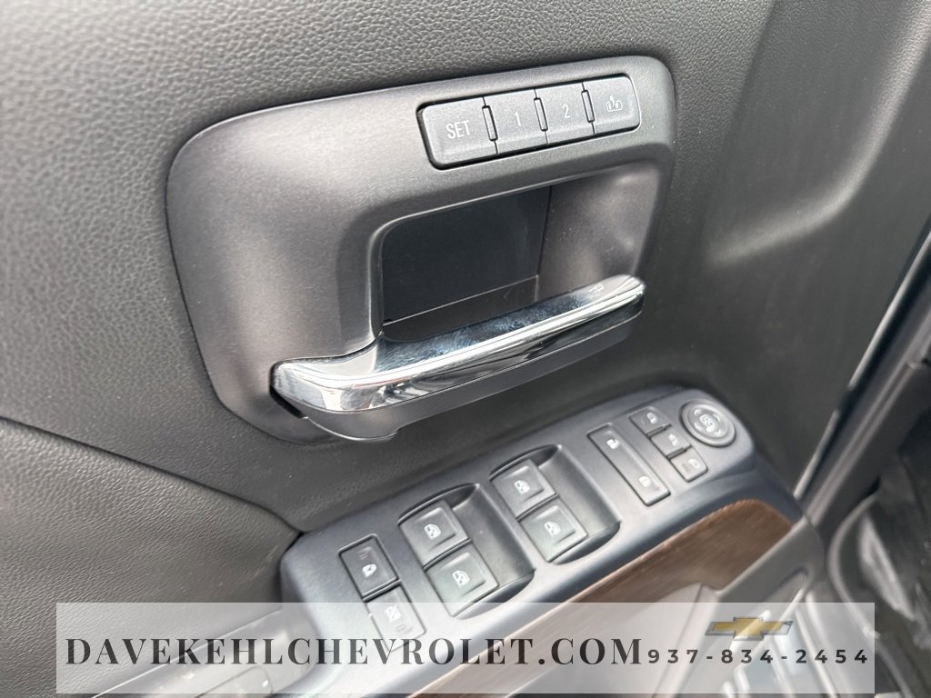 Used 2017 GMC Sierra 2500 Denali w/ Duramax Plus Package image 9