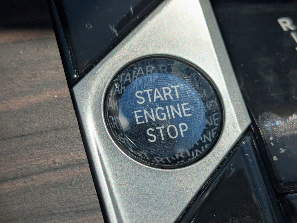 Used 2025 BMW X7 M60i w/ Executive Package image 28