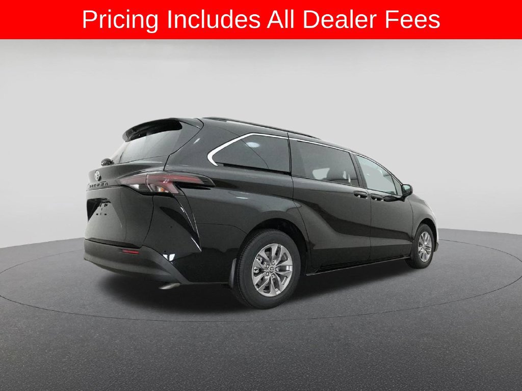 New 2026 Toyota Sienna LE FWD image 44