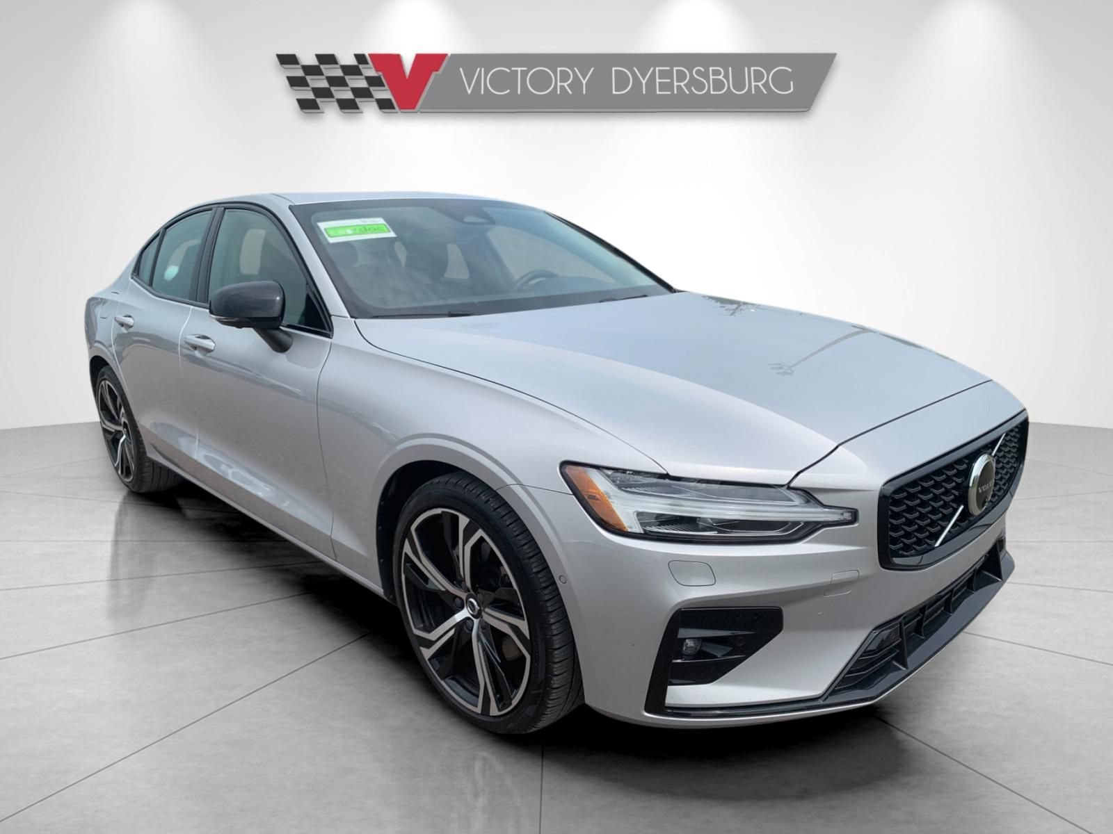 Used 2025 Volvo S60 B5 Plus AWD/4WD image 2