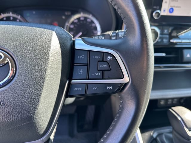 Used 2023 Toyota Highlander LE AWD/4WD image 19