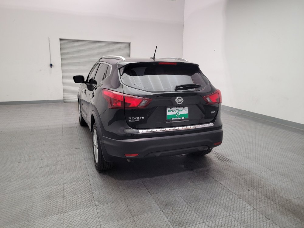 Used 2018 Nissan Rogue Sport SV w/ SV Technology Package FWD image 6