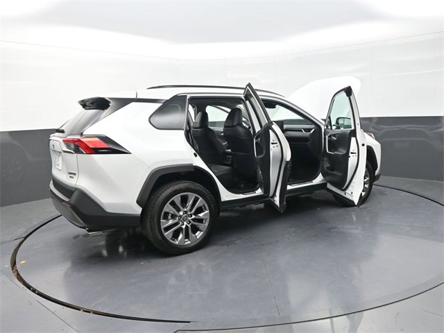 Used 2025 Toyota RAV4 Limited image 31
