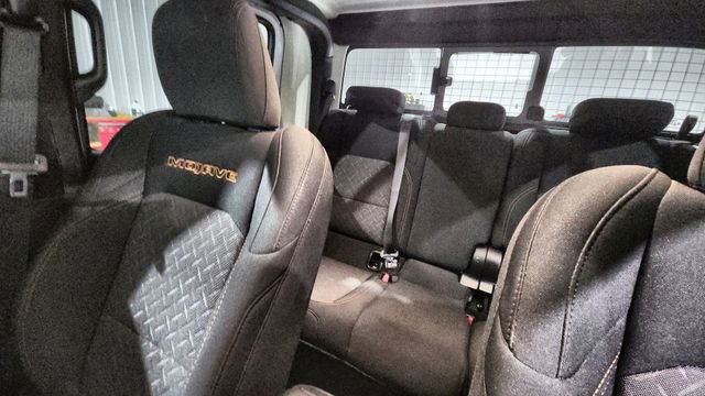Used 2025 Jeep Gladiator Mojave image 25