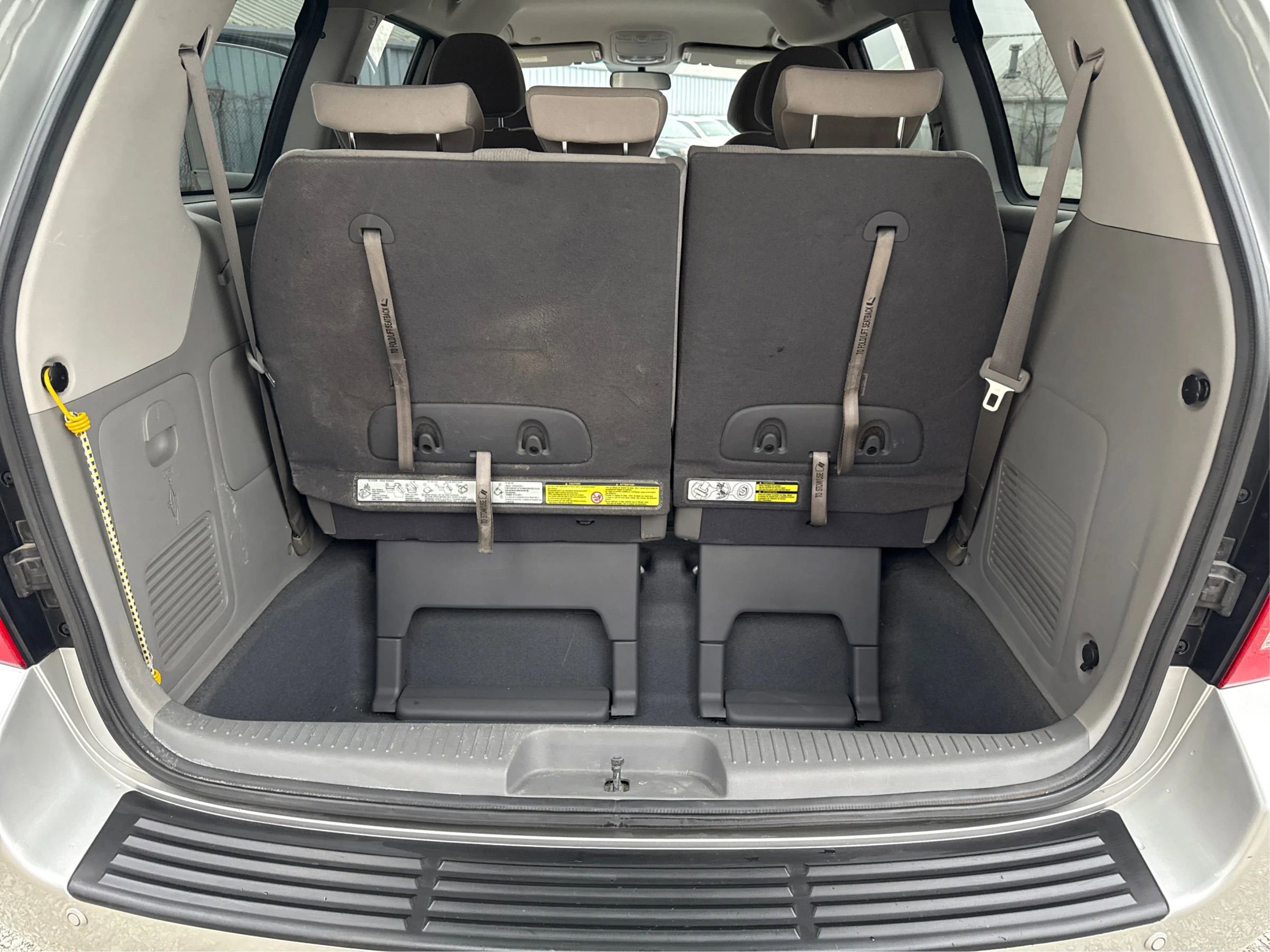 Used 2012 Kia Sedona LX image 15