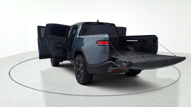 Used 2026 Rivian R1T Premium Tri AWD/4WD image 16