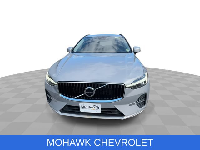 Used 2023 Volvo XC60 B5 Core w/ Climate Package AWD/4WD image 3