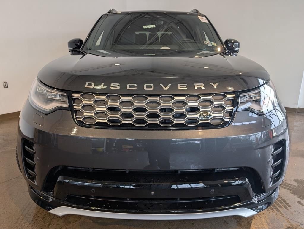 New 2026 Land Rover Discovery Limited Edition image 2