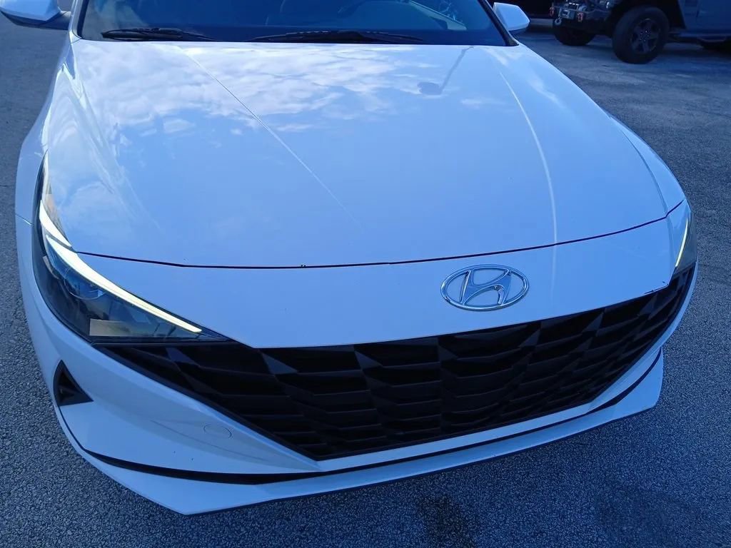 Used 2021 Hyundai Elantra Blue image 16