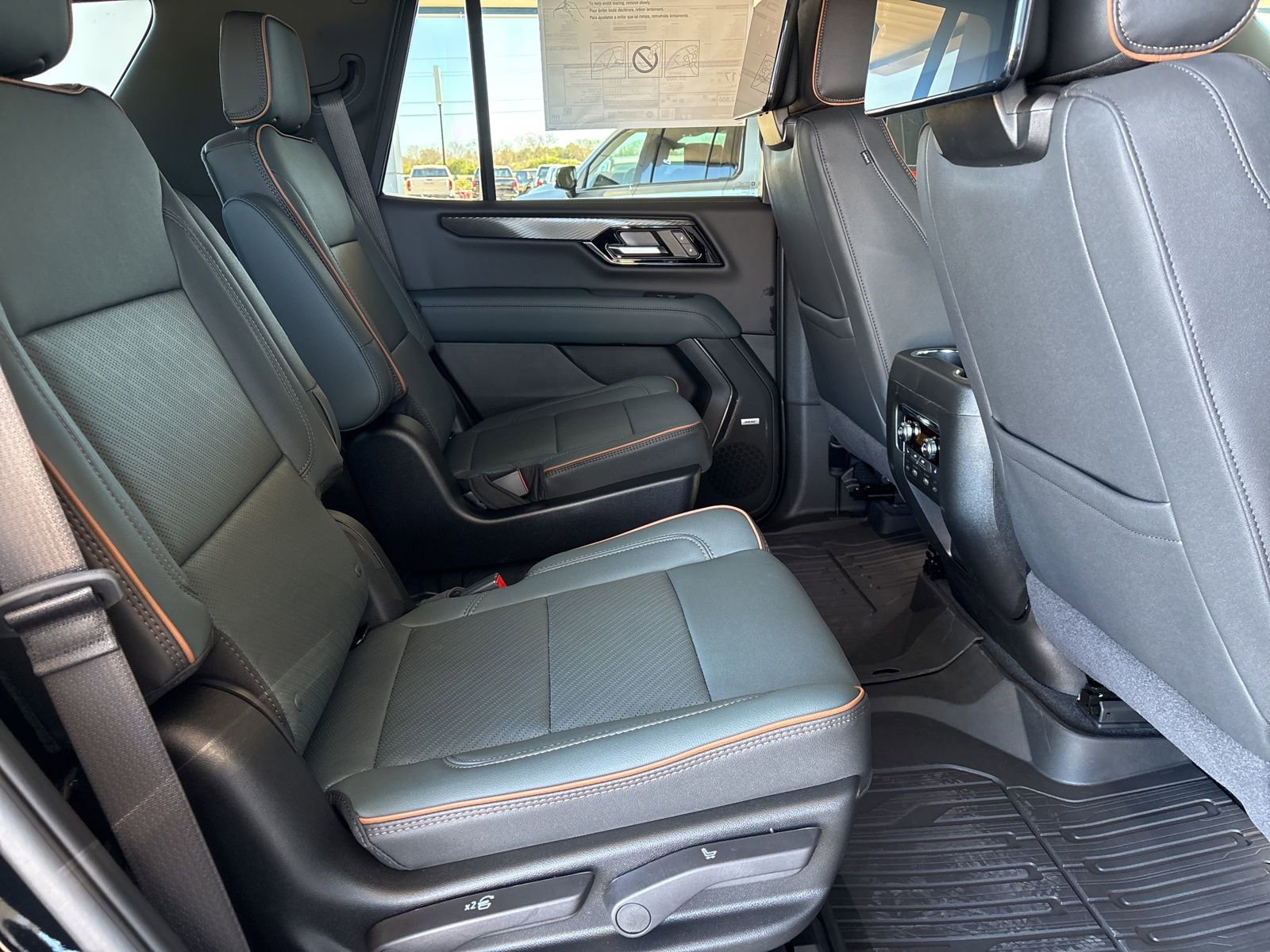 New 2026 GMC Yukon AT4 w/ AT4 Premium Plus Package image 19