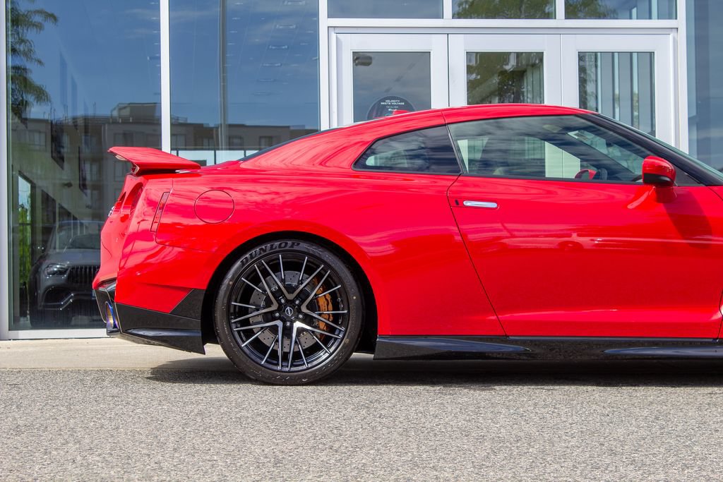 Used 2024 Nissan GT-R Premium AWD/4WD image 6