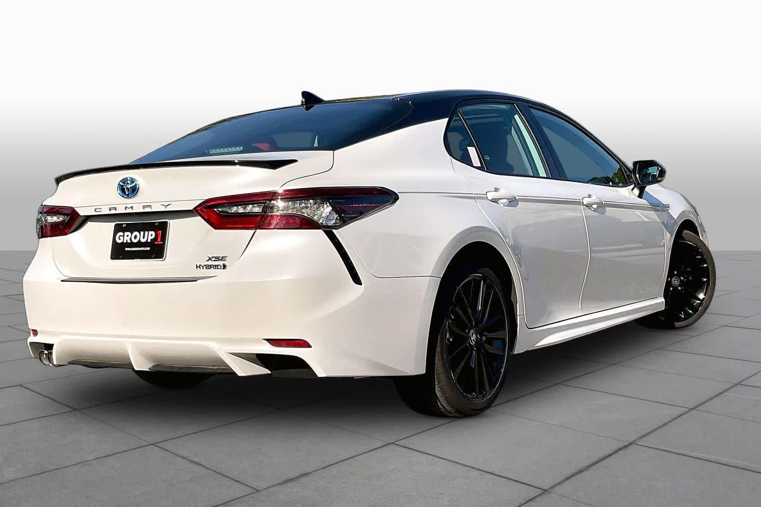 Used 2021 Toyota Camry XSE w/ Cold Weather Package FWD image 12