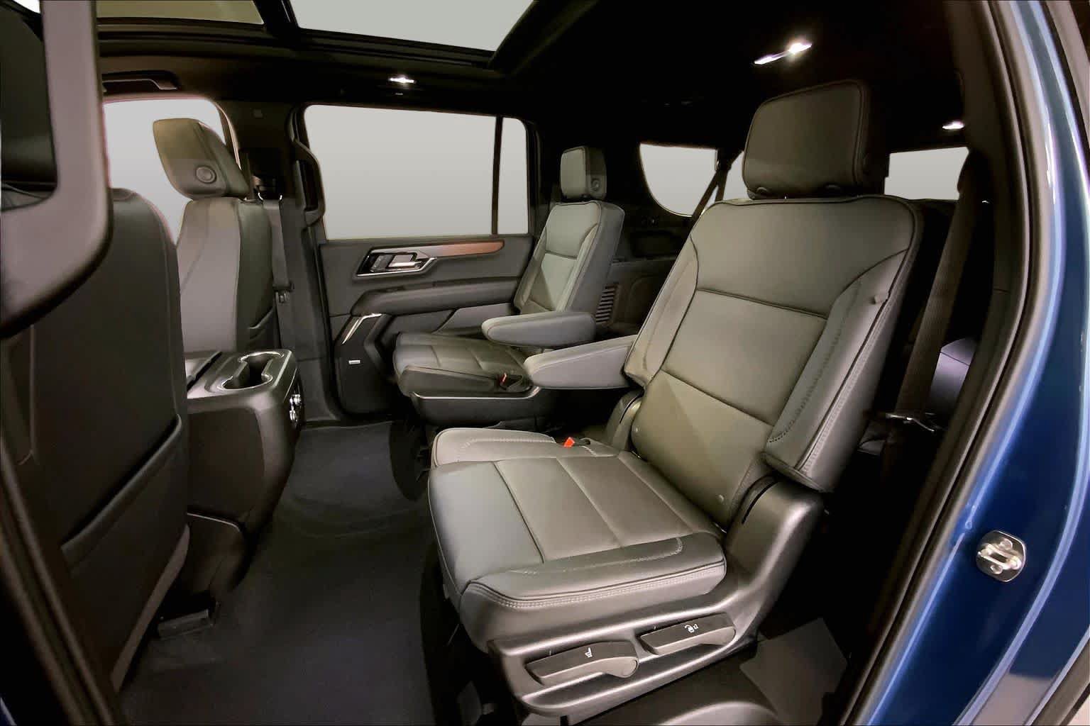 Used 2025 GMC Yukon XL Denali w/ Sun & Power Step Package AWD/4WD image 20