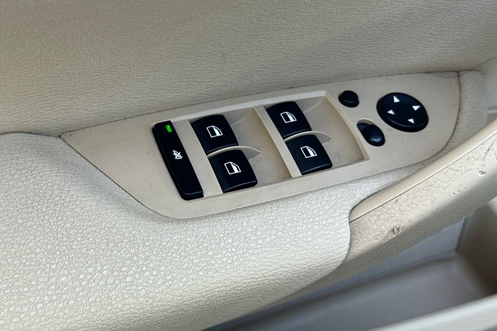 Used 2015 BMW X1 xDrive28i image 11