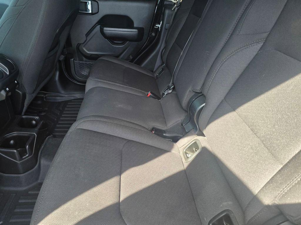 Used 2023 Jeep Gladiator Willys image 12