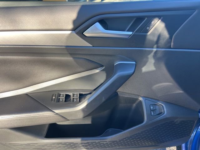 Used 2023 Volkswagen Jetta SE image 6