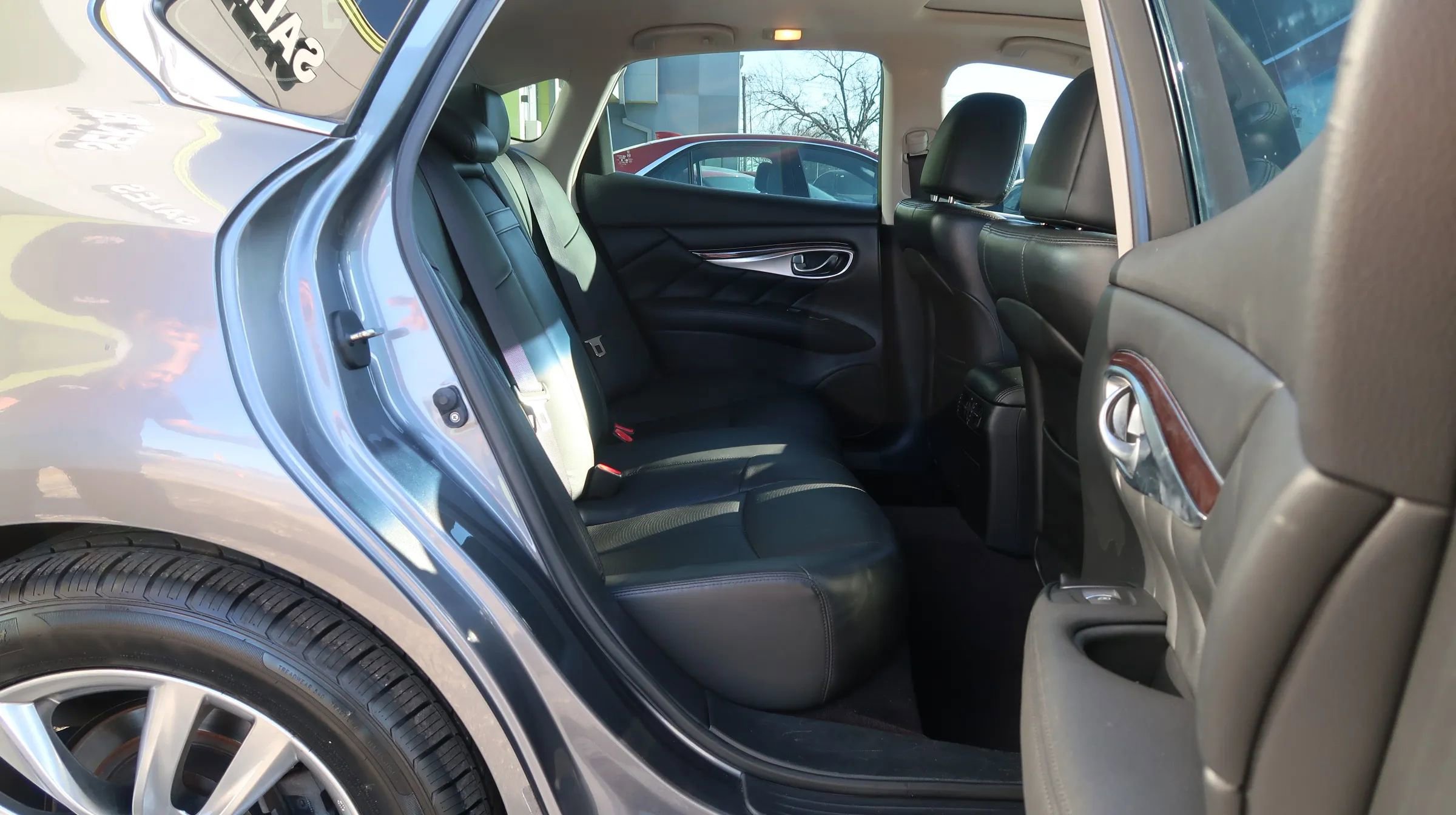 Used 2017 INFINITI Q70 3.7 image 22