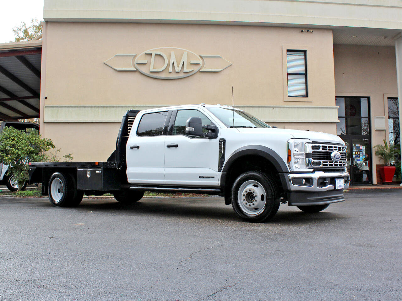 Used 2024 Ford F550 4x4 Crew Cab Super Duty w/ XLT Value Package image 5