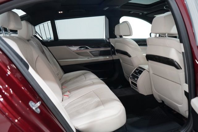 Used 2021 BMW 740i xDrive w/ M Sport Package image 35