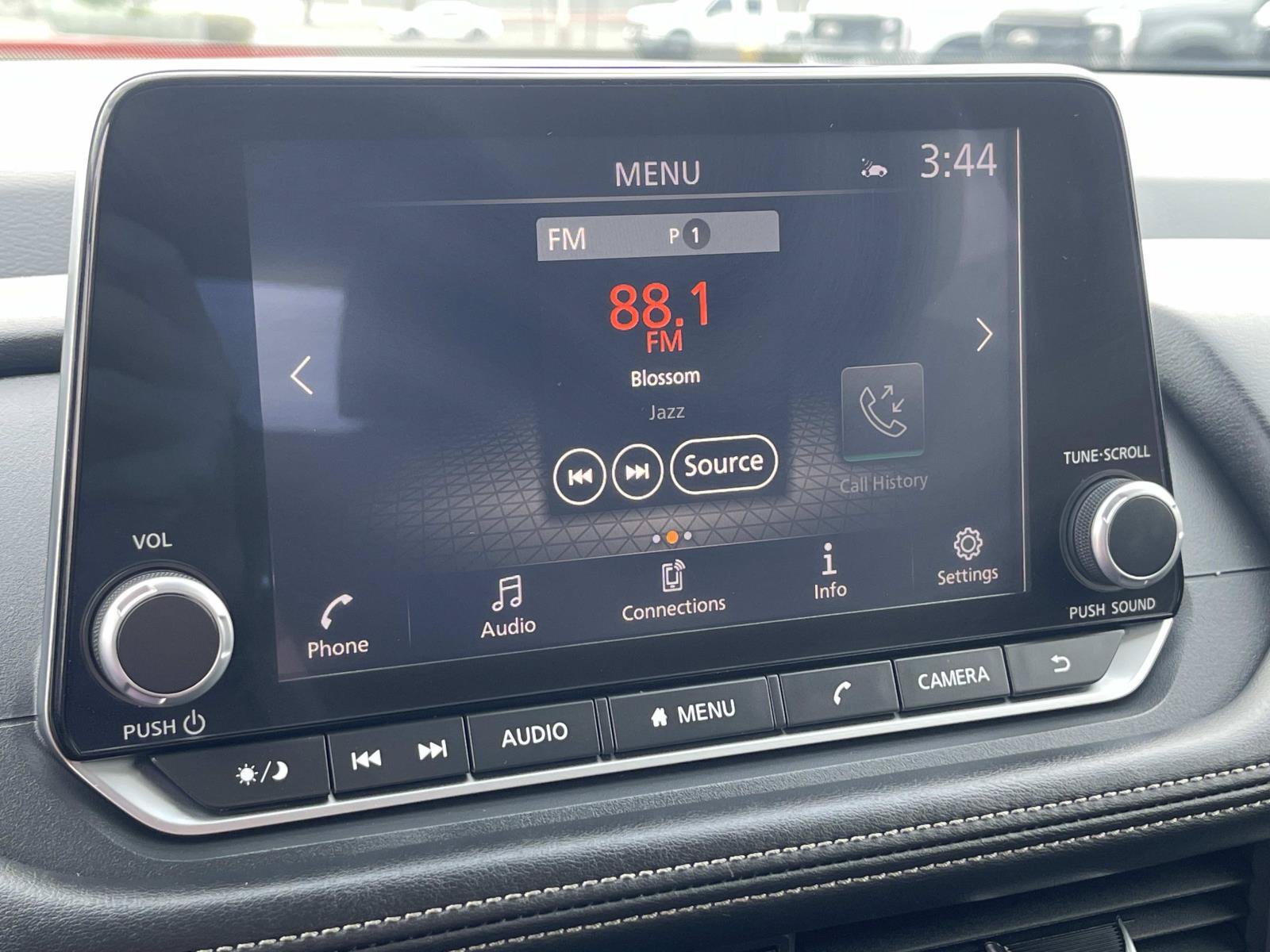 Used 2024 Nissan Rogue SV FWD image 23