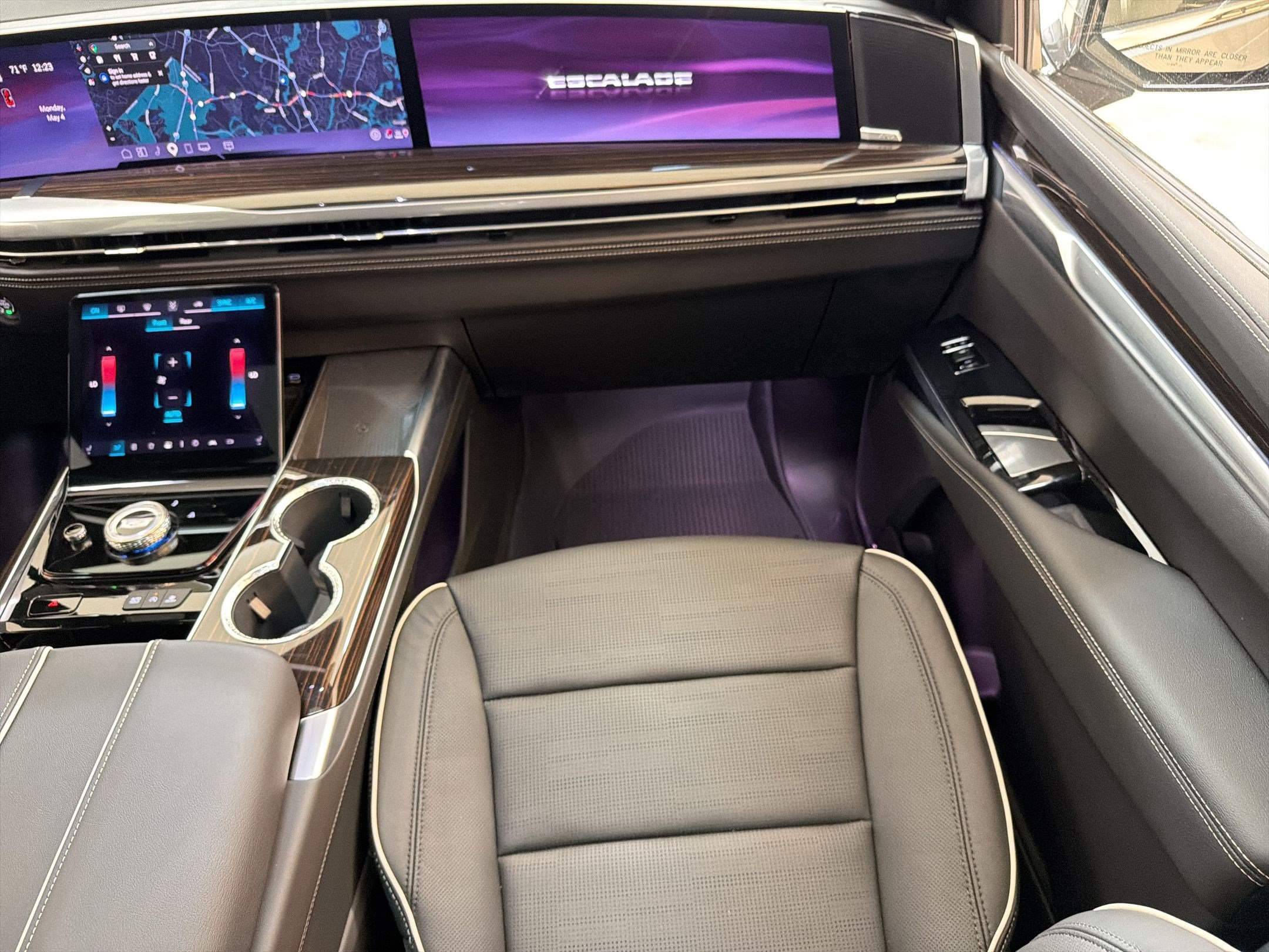 Certified 2026 Cadillac Escalade Luxury w/ LPO, Floor Liner Package AWD/4WD image 28