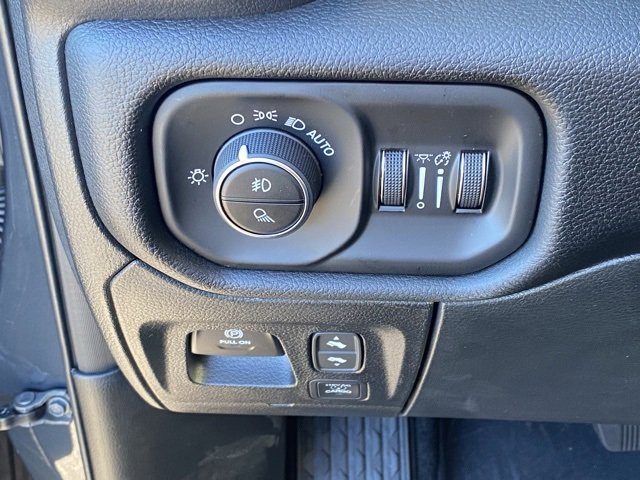 New 2026 RAM 1500 4x4 Crew Cab image 25