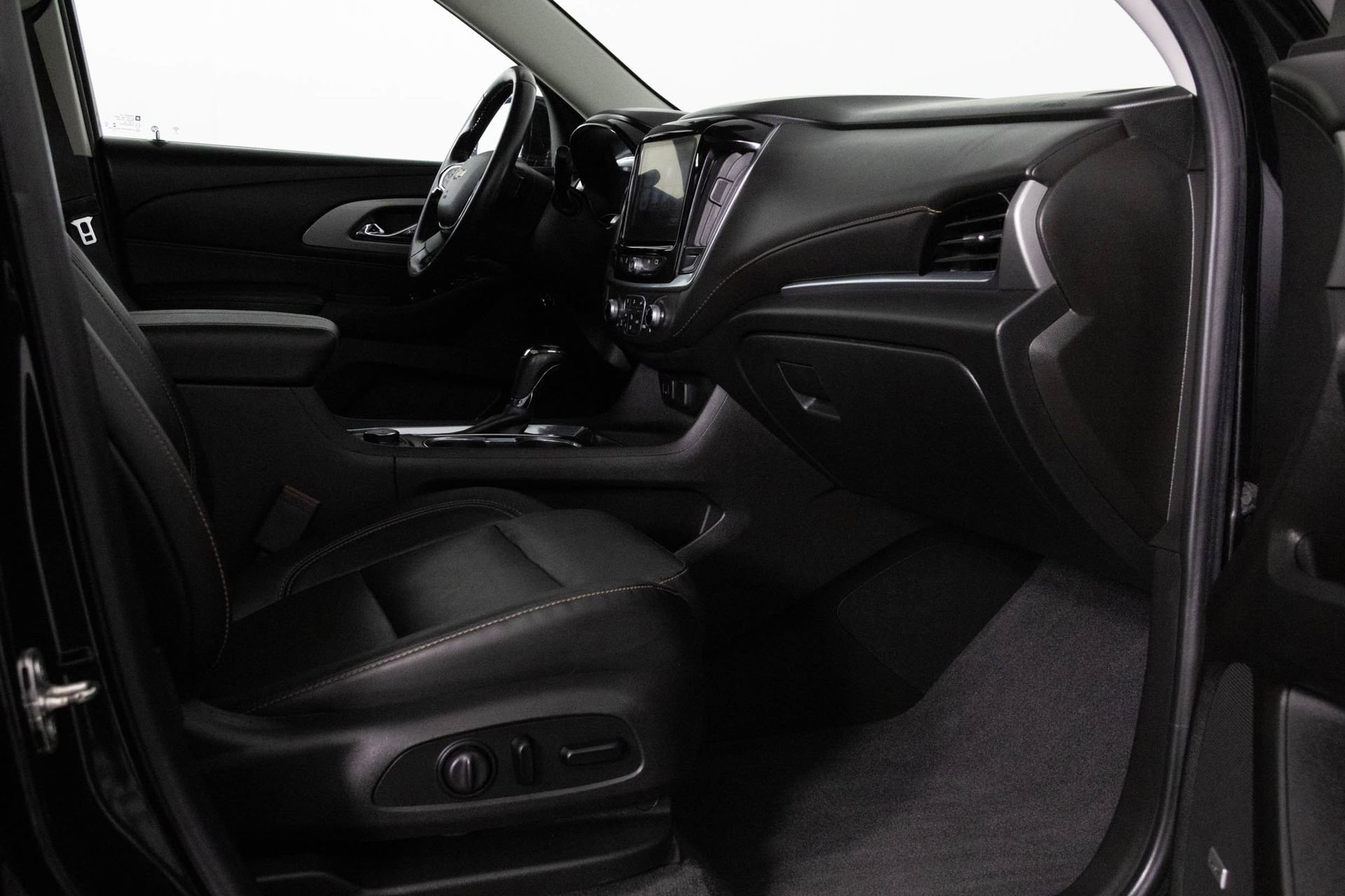 Used 2019 Chevrolet Traverse LT w/ LT Premium Package image 39