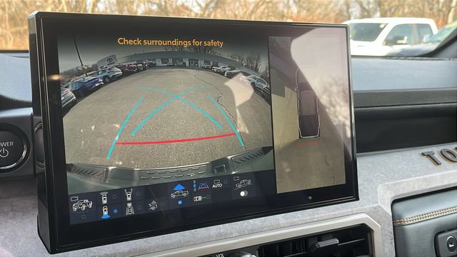 Used 2024 Toyota Tacoma Trailhunter image 16