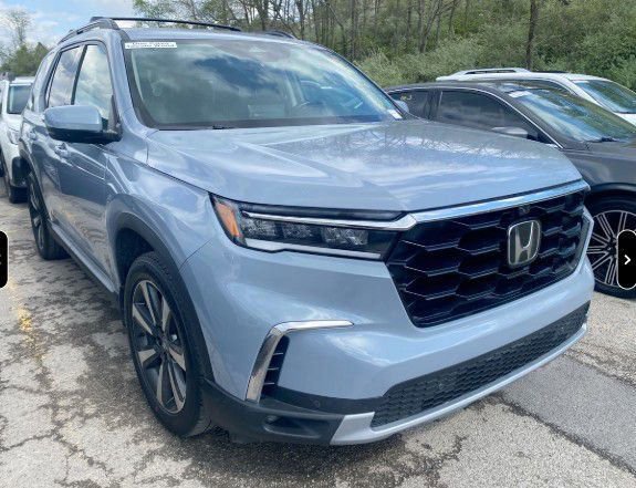 Used 2024 Honda Pilot Elite image 1