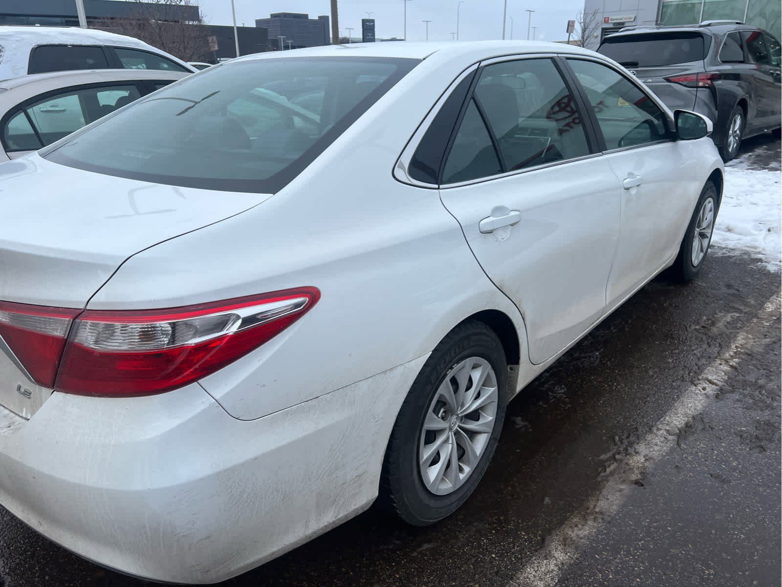 Used 2015 Toyota Camry LE image 7