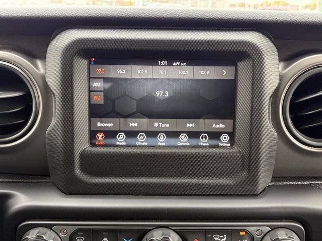 Used 2022 Jeep Gladiator Willys image 23