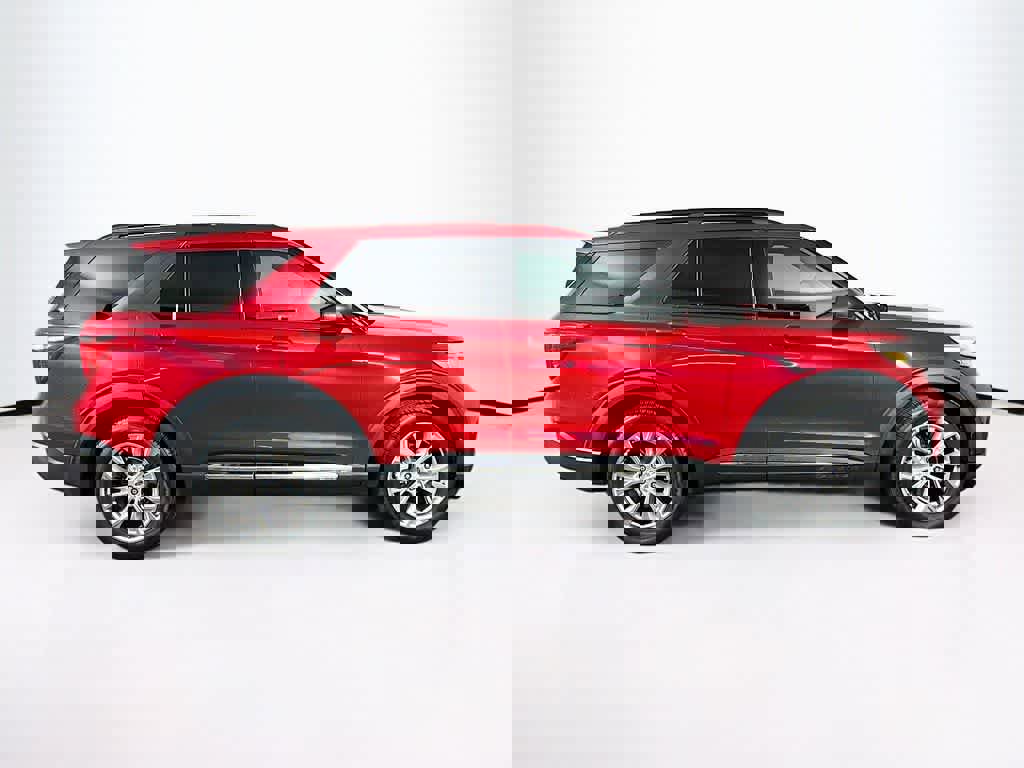 Certified 2022 Ford Explorer XLT w/ Equipment Group 202A image 26