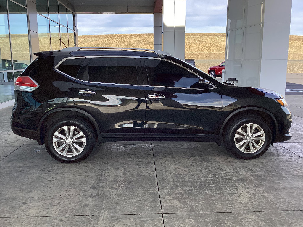 Used 2016 Nissan Rogue SV image 10