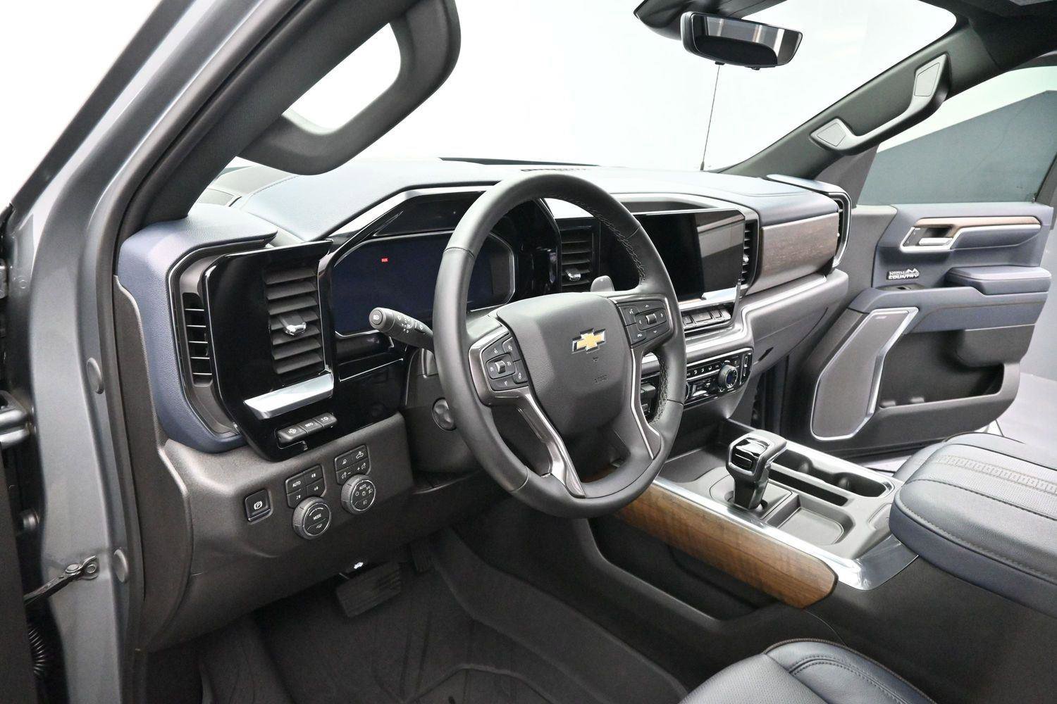 Used 2026 Chevrolet Silverado 1500 High Country AWD/4WD image 14