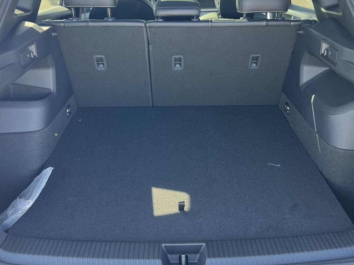 New 2026 Volkswagen Tiguan SE R-Line image 31