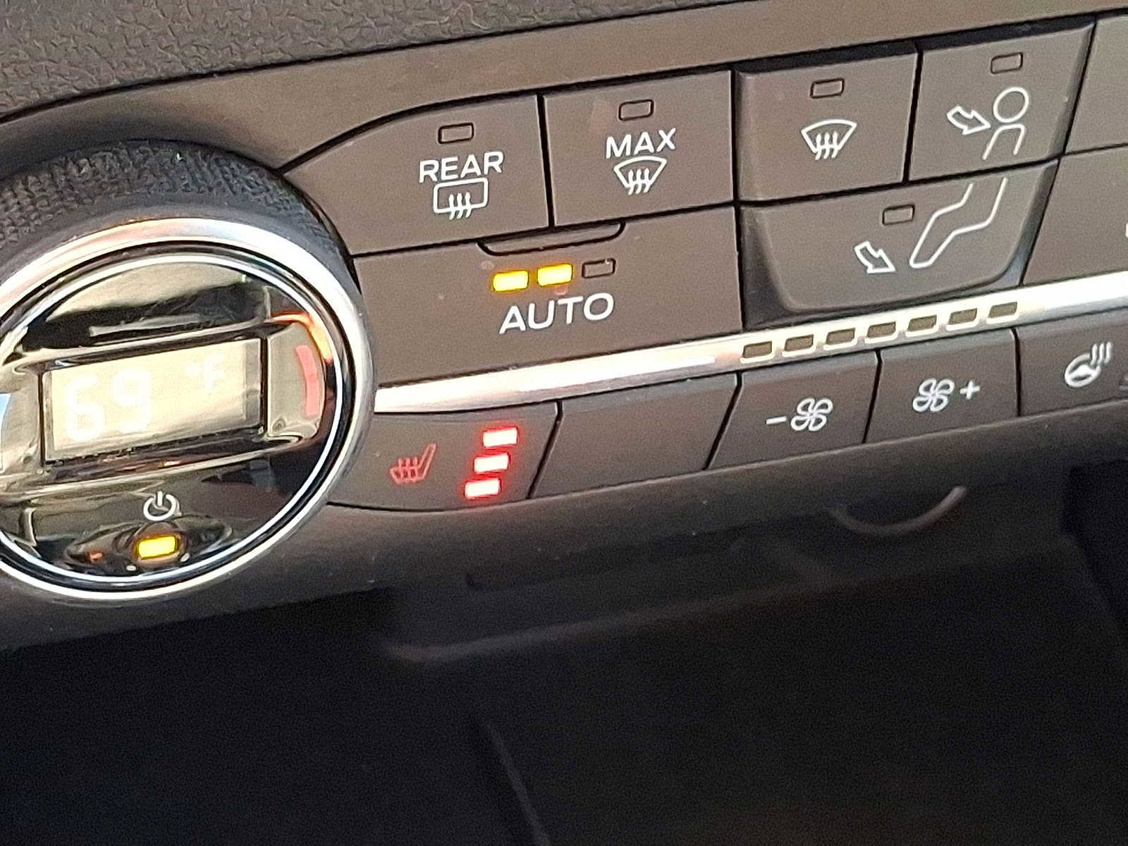 Used 2020 Ford Escape Titanium image 19