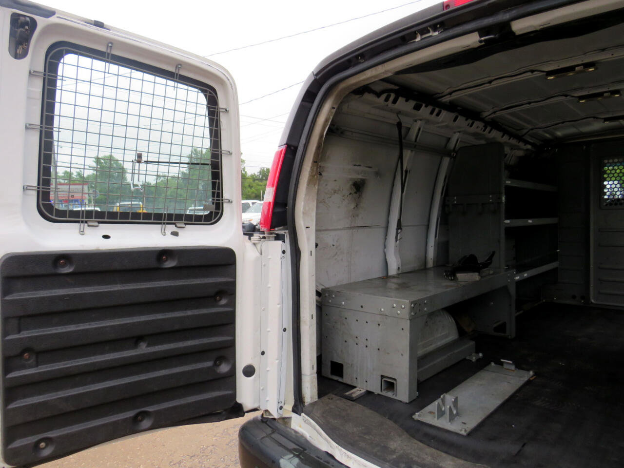 Used 2019 GMC Savana 2500 w/ Driver Convenience Package image 30