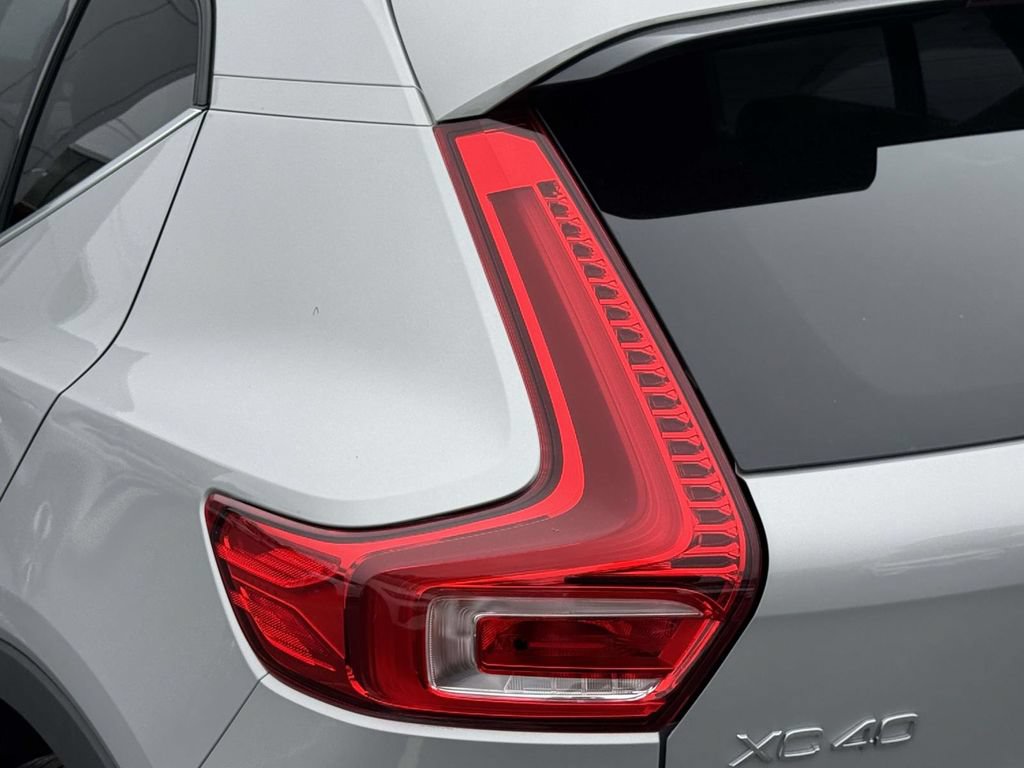 Certified 2023 Volvo XC40 B5 Ultimate w/ Protection Package Premier AWD/4WD image 11