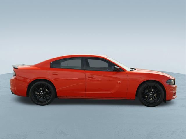 Used 2018 Dodge Charger SXT w/ Blacktop Package image 10